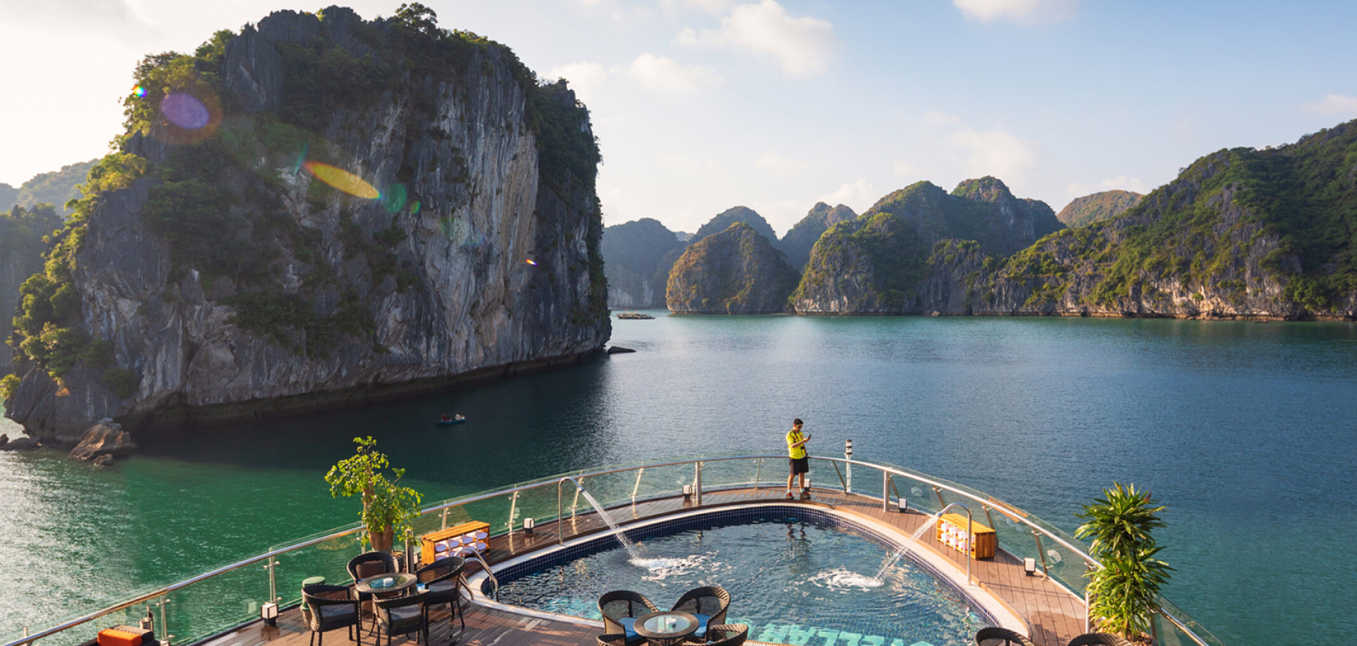 LuxCruises - Trọn vẹn trải nghiệm du thuyền "Journeys of Wholeness"
