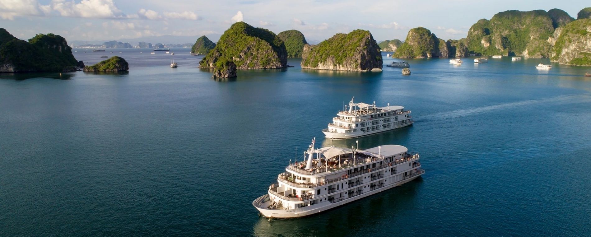 LuxCruises - Trọn vẹn trải nghiệm du thuyền "Journeys of Wholeness"